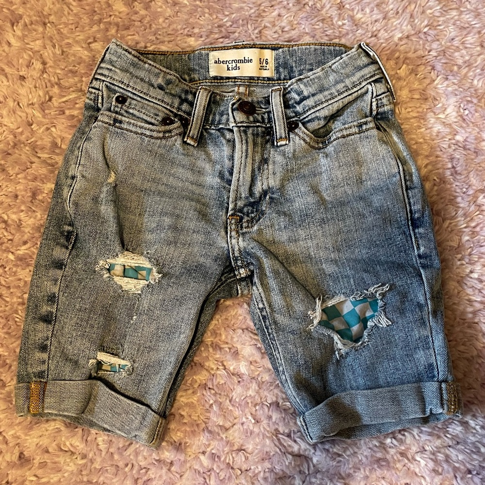 Abercrombie kids Bermuda shorts